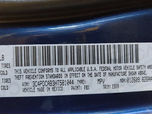 Used 2017 Dodge Journey SE w/ Flexible Seating Group image 33