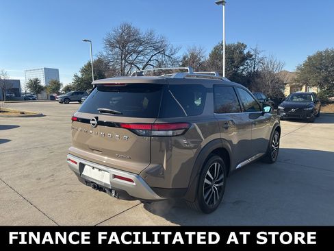 Used 2023 Nissan Pathfinder Platinum image 5