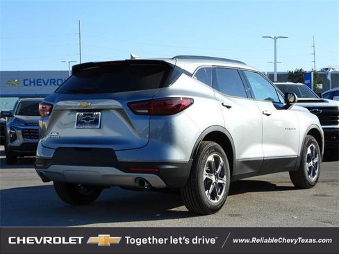 New 2025 Chevrolet Blazer LT w/ Convenience Package image 4