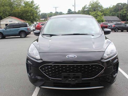 Used 2020 Ford Escape SE AWD/4WD image 2