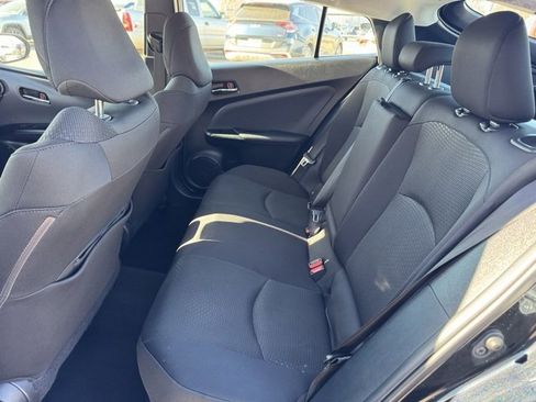 Used 2022 Toyota Prius LE image 12