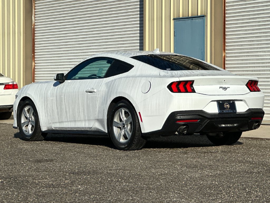 Used 2024 Ford Mustang Coupe RWD image 6