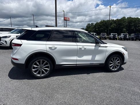 Used 2022 Lincoln Corsair AWD w/ Premium Package image 8