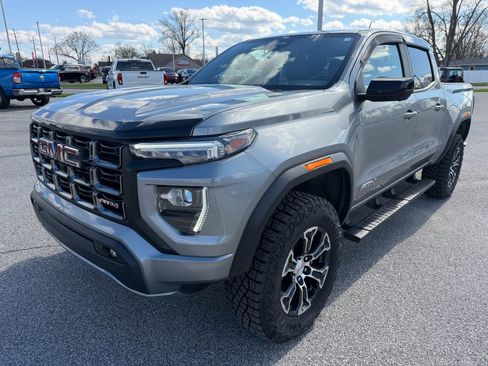 Used 2024 GMC Canyon AT4 w/ Technology Package image 10