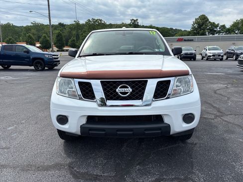 Used 2012 Nissan Frontier SV w/ SV Premium Utility Pkg RWD image 2