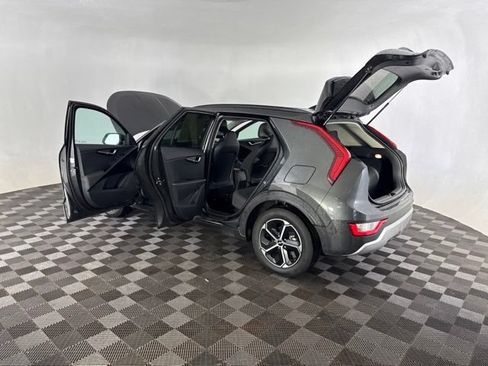 Certified 2025 Kia Niro LX FWD image 18