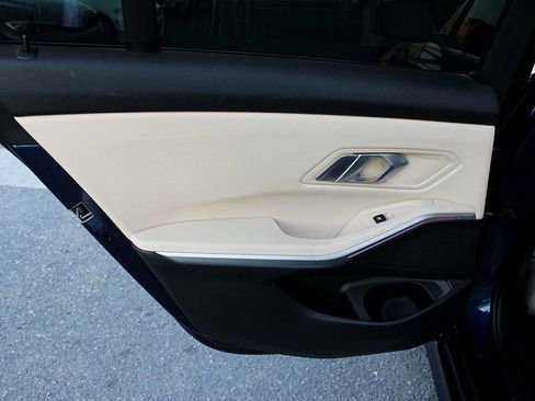 Used 2020 BMW 330i Sedan w/ Driving Assistance Package image 15