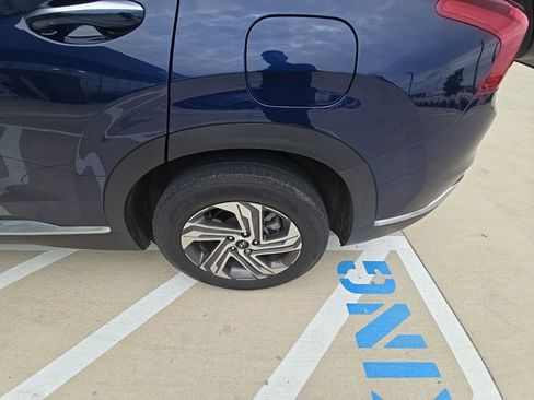 Used 2023 Hyundai Santa Fe SEL w/ Premium Package image 8