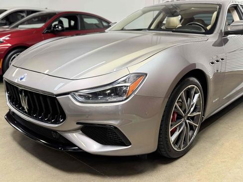 Used 2021 Maserati Ghibli S GranSport RWD image 32