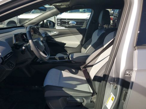 Used 2023 Volkswagen ID.4 Pro image 11