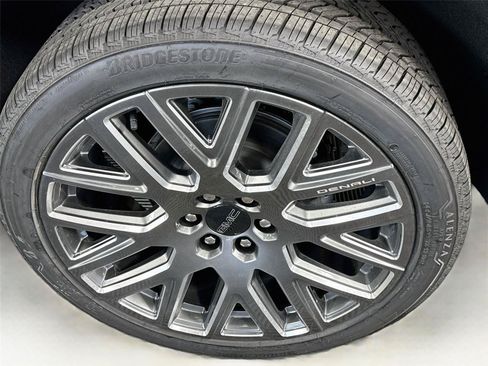 New 2026 GMC Yukon Denali Ultimate w/ LPO, Floor Liner Package AWD/4WD image 28