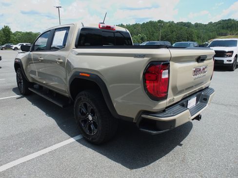 Used 2024 GMC Canyon Elevation w/ Elevation Premium Package AWD/4WD image 5