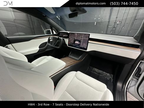 Used 2023 Tesla Model X image 16