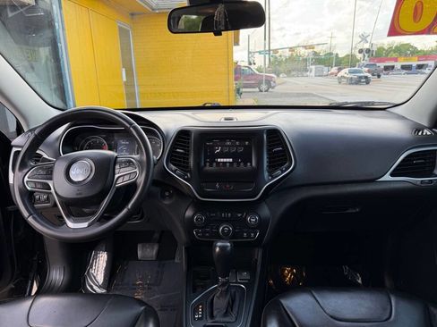 Used 2020 Jeep Cherokee Latitude Plus image 14