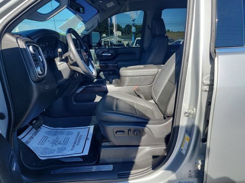 Used 2021 GMC Sierra 2500 SLT w/ SLT Preferred Package AWD/4WD image 9