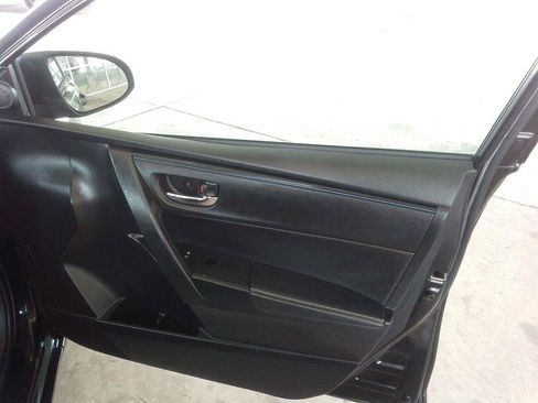 Used 2017 Toyota Corolla SE FWD image 20