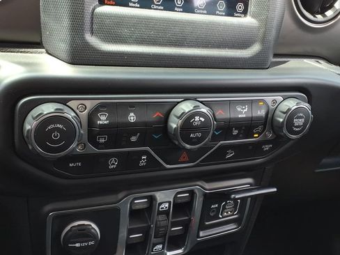 Used 2020 Jeep Wrangler Unlimited Sport S AWD/4WD image 16