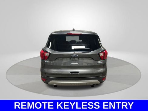 Used 2019 Ford Escape SE image 6