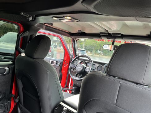 Used 2020 Jeep Wrangler Unlimited Sport image 27