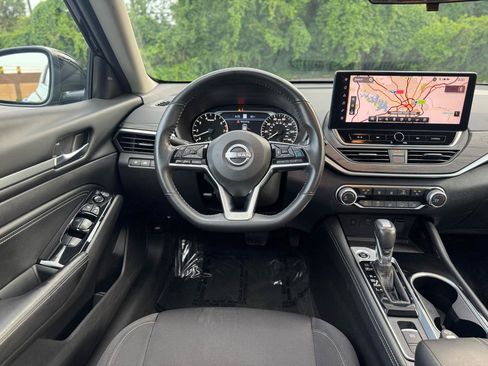 Used 2023 Nissan Altima 2.5 SV w/ SV Premium Package FWD image 27
