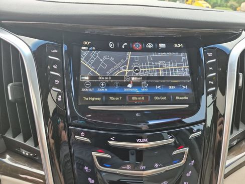 Certified 2019 Cadillac Escalade Luxury RWD image 14