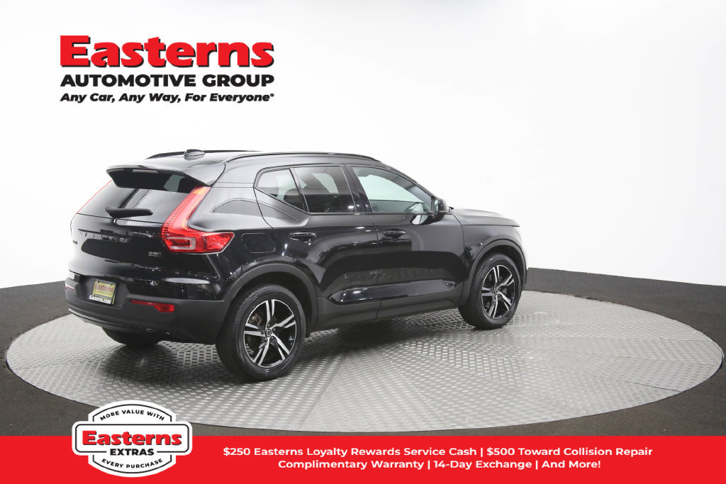 Used 2024 Volvo XC40 B5 Core AWD/4WD image 42