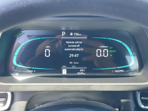 Certified 2025 Hyundai Elantra Hybrid FWD image 11