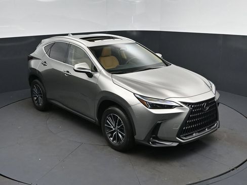 Used 2025 Lexus NX 250 FWD w/ Towing Package (2000 Lbs) image 1