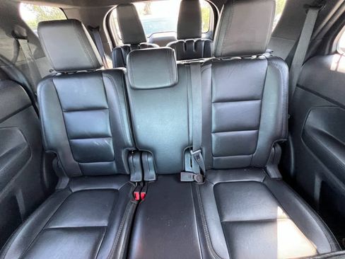 Used 2013 Ford Explorer XLT AWD/4WD image 3
