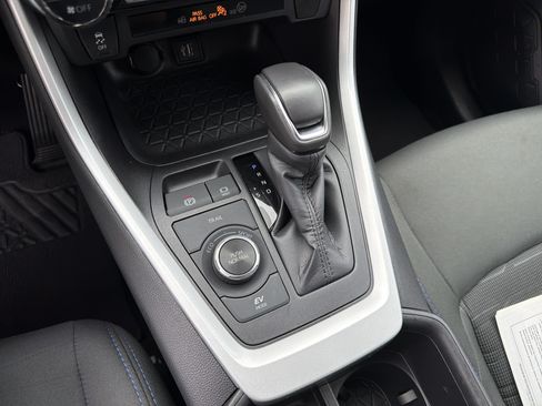 Used 2024 Toyota RAV4 SE AWD/4WD image 28