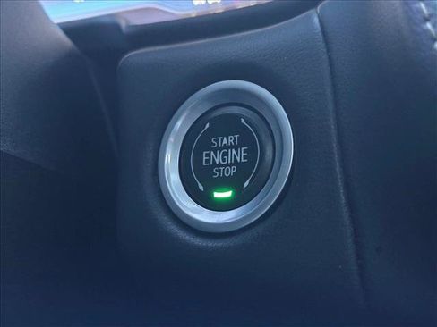 Used 2022 Chevrolet Tahoe Premier AWD/4WD image 17