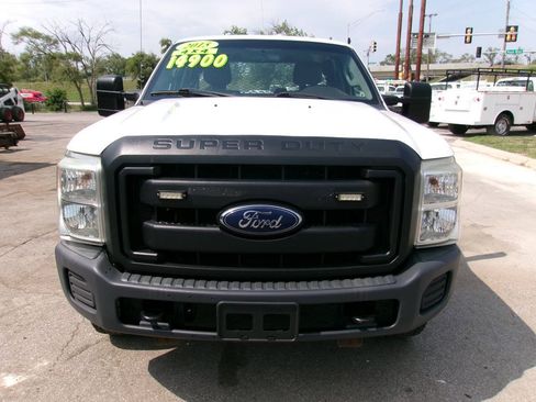 Used 2015 Ford F250 XL w/ Camper Package AWD/4WD image 3
