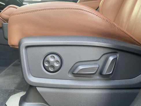 Used 2022 Audi Q5 2.0T Premium Plus w/ Premium Plus Package image 11