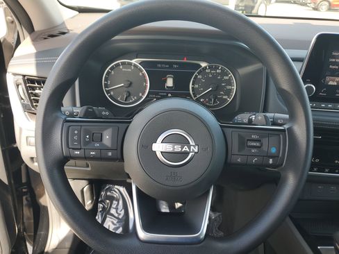 Used 2022 Nissan Rogue SV FWD image 19
