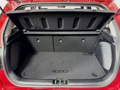 Certified 2022 Hyundai Venue SE image 25