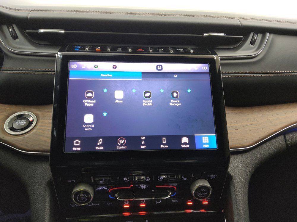 Used 2022 Jeep Grand Cherokee Summit w/ Advanced Protech Group IV AWD/4WD image 25