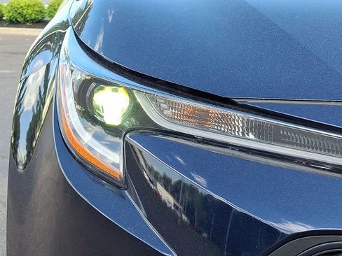 Used 2020 Toyota Corolla LE FWD image 29