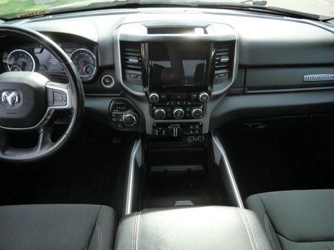 Used 2022 RAM 1500 Big Horn AWD/4WD image 10