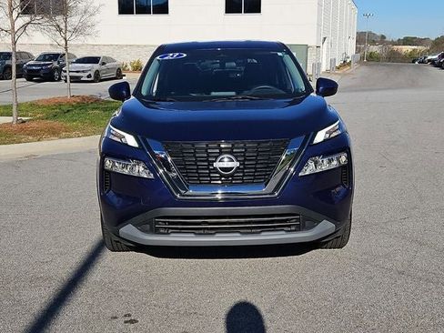 Used 2023 Nissan Rogue SV image 3