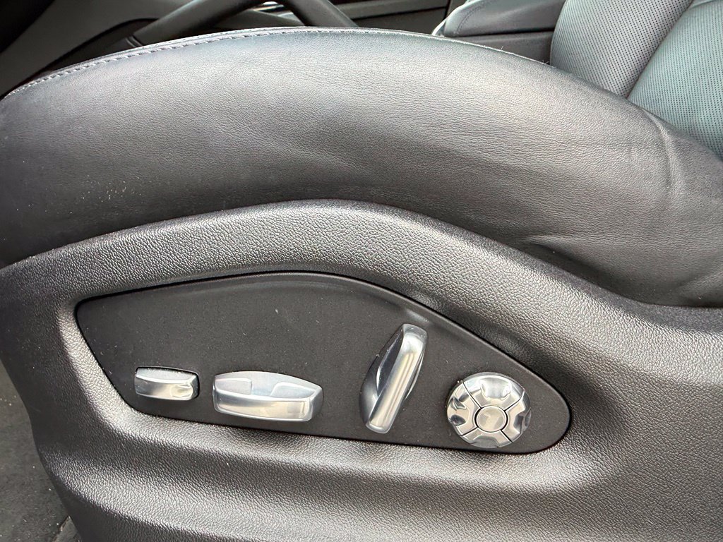 Used 2021 Porsche Cayenne AWD/4WD image 29