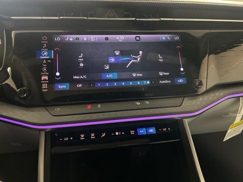 Used 2025 Jeep Wagoneer S Limited AWD/4WD image 2