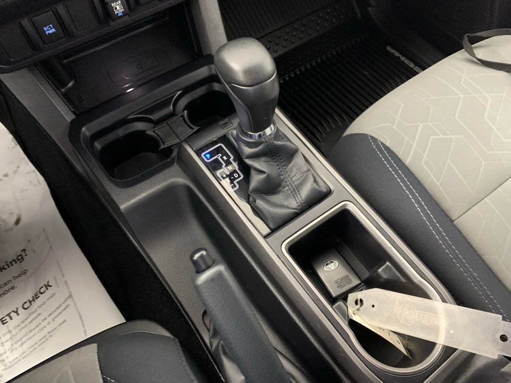 Certified 2021 Toyota Tacoma TRD Off-Road AWD/4WD image 19