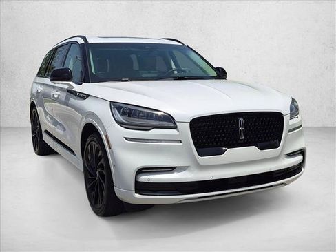 Used 2024 Lincoln Aviator Reserve w/ Equipment Group 201A RWD image 3