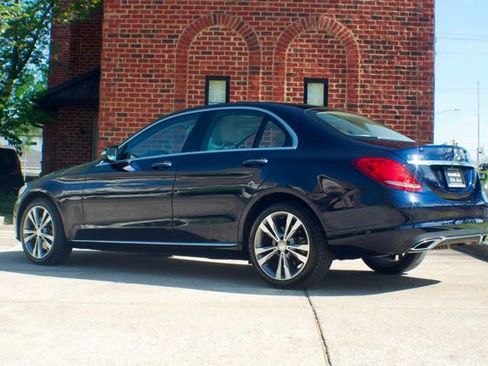Used 2015 Mercedes-Benz C 300 4MATIC Sedan image 4