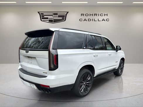 Certified 2023 Cadillac Escalade V w/ LPO, ONYX Package AWD/4WD image 7