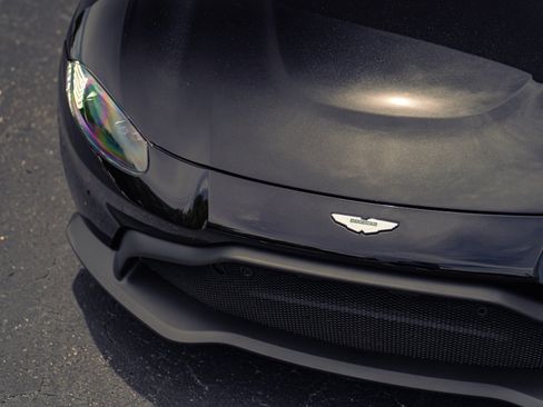 Used 2020 Aston Martin V8 Vantage Coupe RWD image 18
