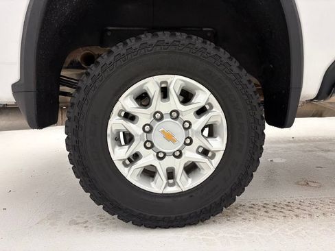 Used 2025 Chevrolet Silverado 2500 LT AWD/4WD image 22