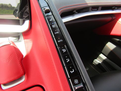 Used 2024 Chevrolet Corvette Stingray Preferred Cpe w/ Z51 Performance Package RWD image 16