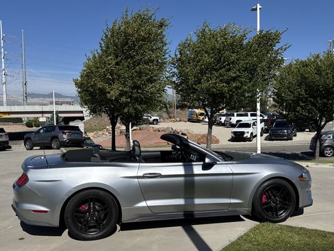 Used 2022 Ford Mustang Premium RWD image 6