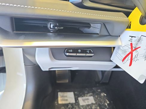 New 2026 Chevrolet Corvette Stingray Premium Cpe w/ Z51 Performance Package image 22